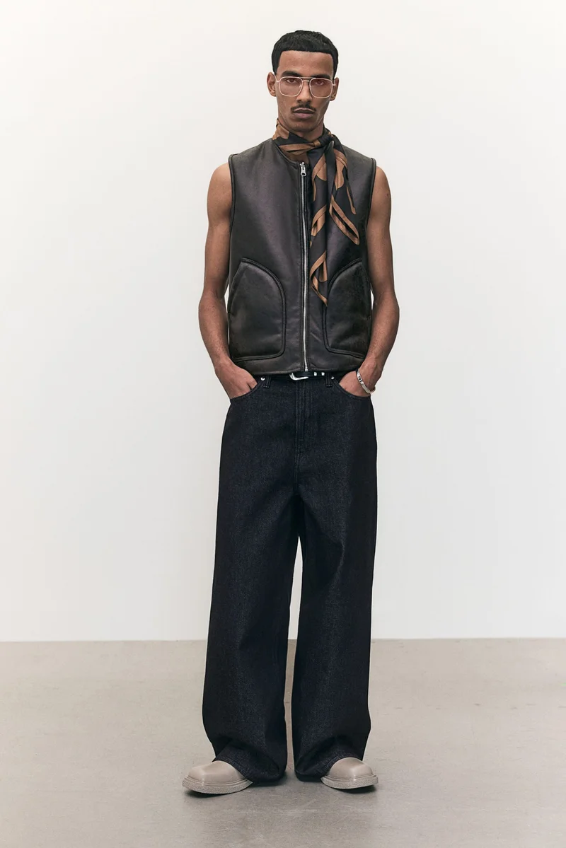 اتش اند ام جينز بخصر عالي وقصّة واسعة