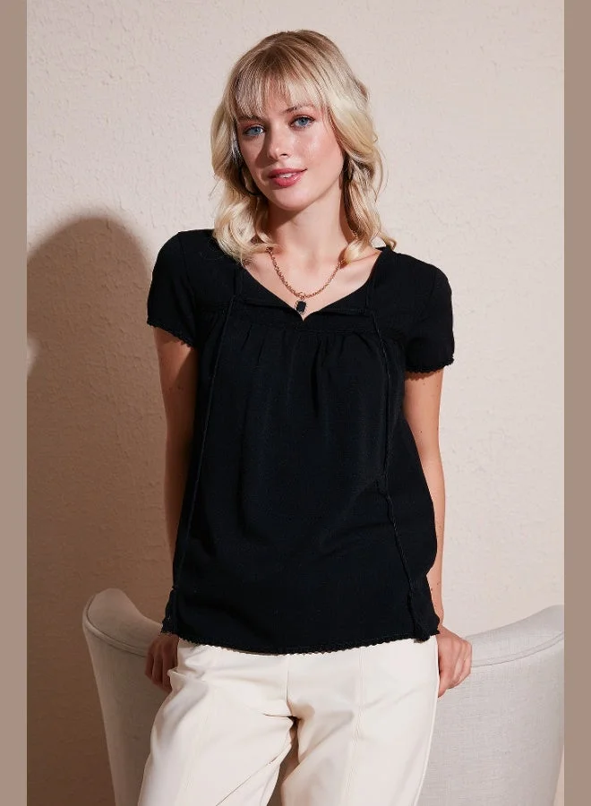 Lela Lela Tie Collar Short Sleeve Regular Fit Blouse Women's BLOUSE 5865641