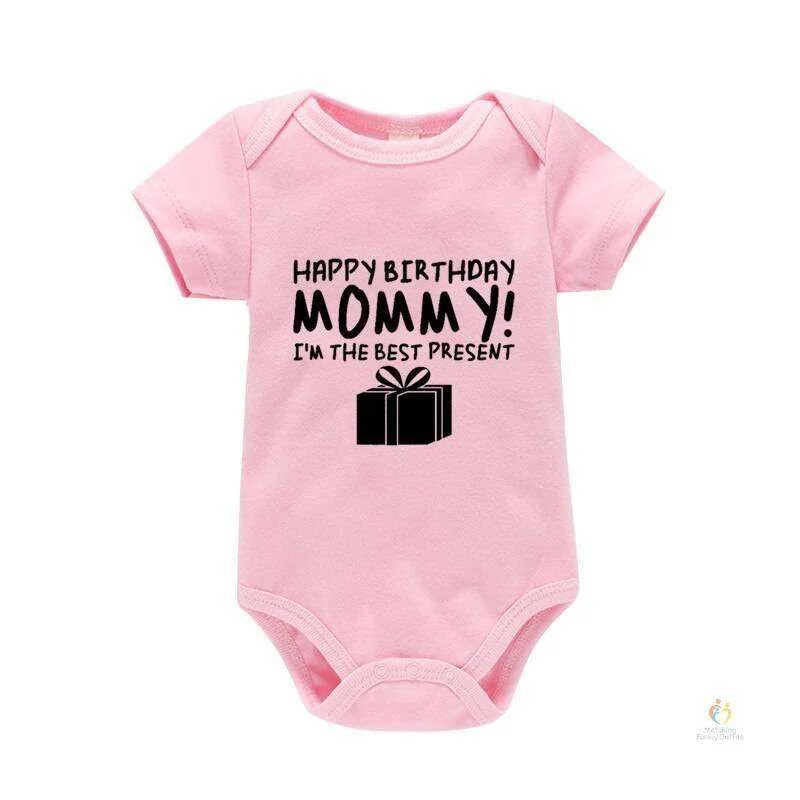 Matching Family Outfits Happy Birthday Mommy Baby Romper – Funny Birthday Quote Infant Bodysuit “I’m the Best Present”, Soft Cotton Short Sleeve Newborn Jumpsuit, Cute Birthday Outfit Gift for Baby Boys & Girls (PINK)