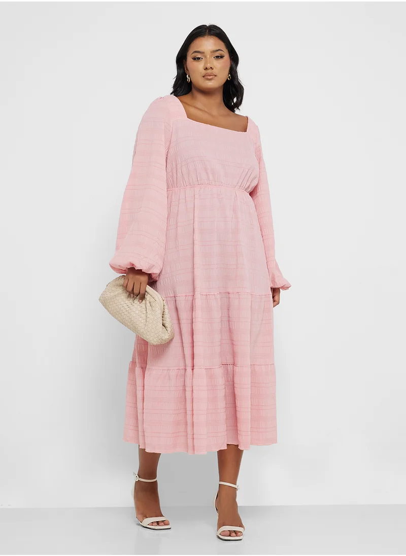 ايلا بلس Puff Sleeved Tiered Dress