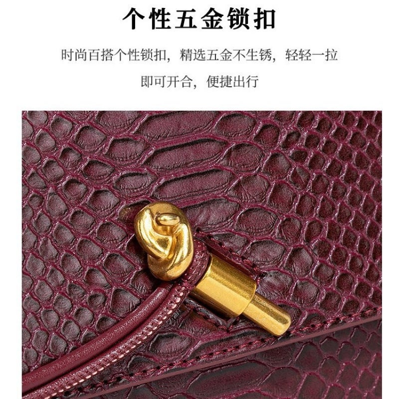 Guangzhou Baiyun Factory Retro Snake Pattern Woven Handheld Dinner Bag Long Women'S Shoulder Handbag Baguette Bag New Style - Image 5