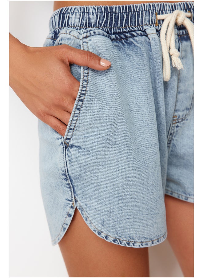 trendyol - شورت جينز بخصر مطاطي أزرق فاتح وخصر مرتفع TWOSS24SR00133 - Image 1