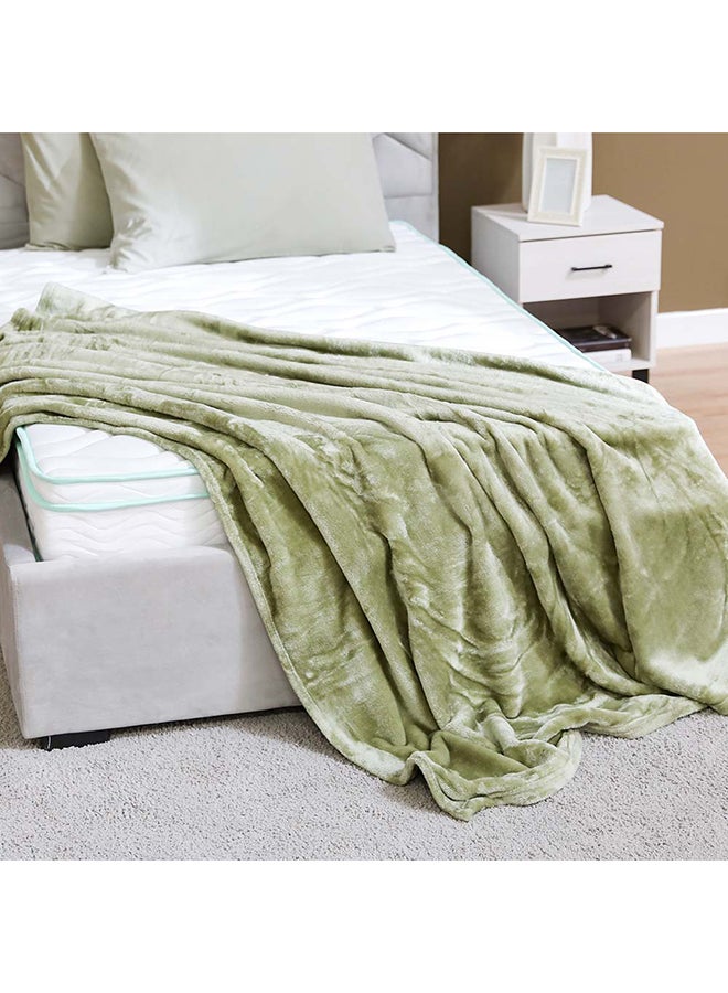 DANUBE HOME Vegas Solid Blanket Single 100% Polyester Soft Cozy Throw Blanket Lightweight Home Decorative Blankets For Bedroom 150x200 cm Sage  - Image 2