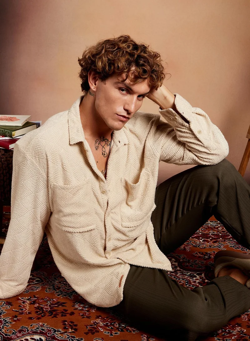 Campus Sutra Campus Sutra Men's Ecru Beige Axisline Utility-Relaxed Shirt For Casual Wear | Spread Collar | Long Cuffed Sleeves | Button Closure | Shirt Crafted With Comfort Fit For Everyday Wear