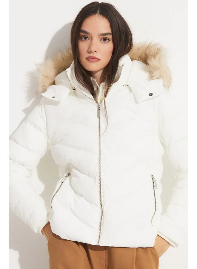جون June Exclusive Fiber Filled Hooded Coat Ecru