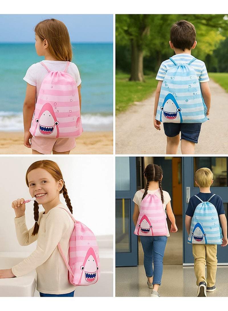 حقيبة ظهر للأطفال برباط على شكل سمكة قرش - حقيبة سباحة مقاومة للماء 42×33 سم، حقيبة رياضية خفيفة الوزن من البولي إيثيلين للأولاد والبنات، والشاطئ، وحمام السباحة، والسفر، ولوازم النظافة، والمدرسة، والحفلات وردي + أزرق - Image 3