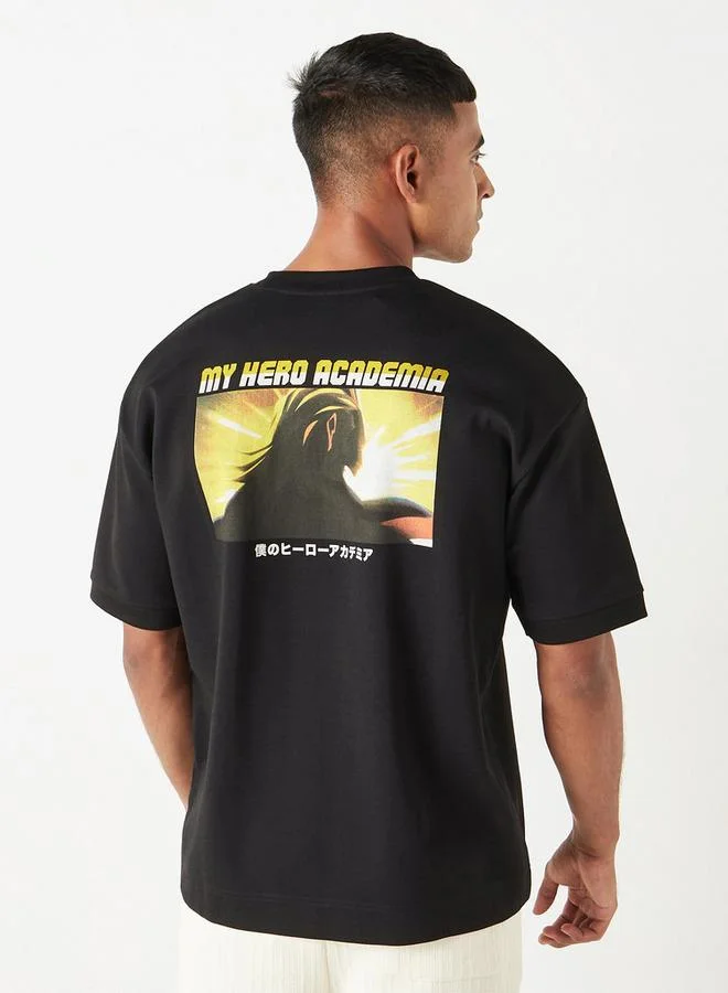 Graphic Print T-shirt with Crew Neck and Short Sleeves