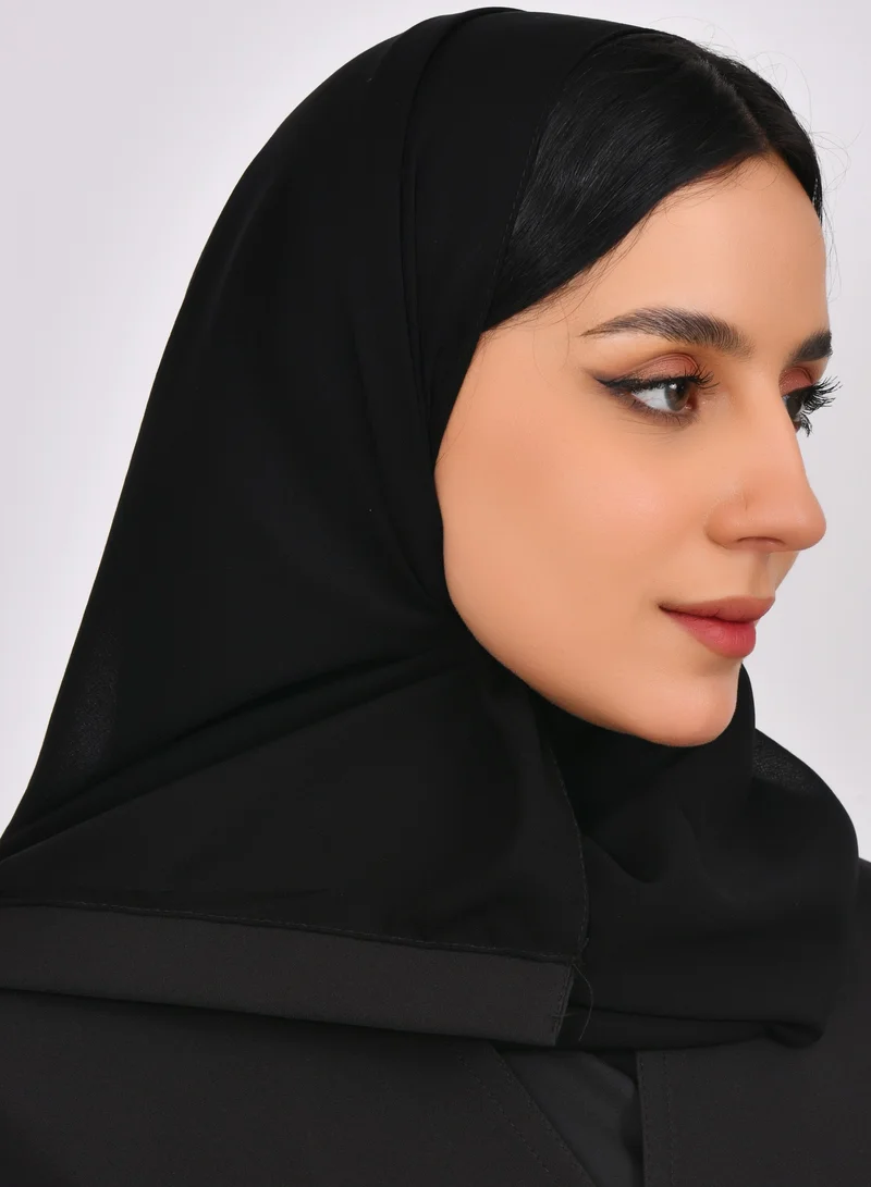 عبايات حوراء عباية عملية لف سوداء ربع كلوش بخطوط تفصيلية بارزة