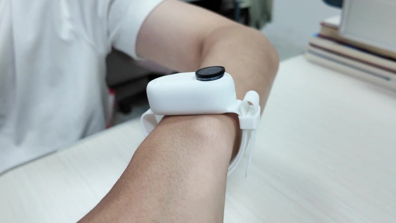 غطاء سيليكون لشريط الحبل الطويل وحزام الكتف وحزام الظهر لـ Insta360GO3/3S، لون أبيض - Image 4