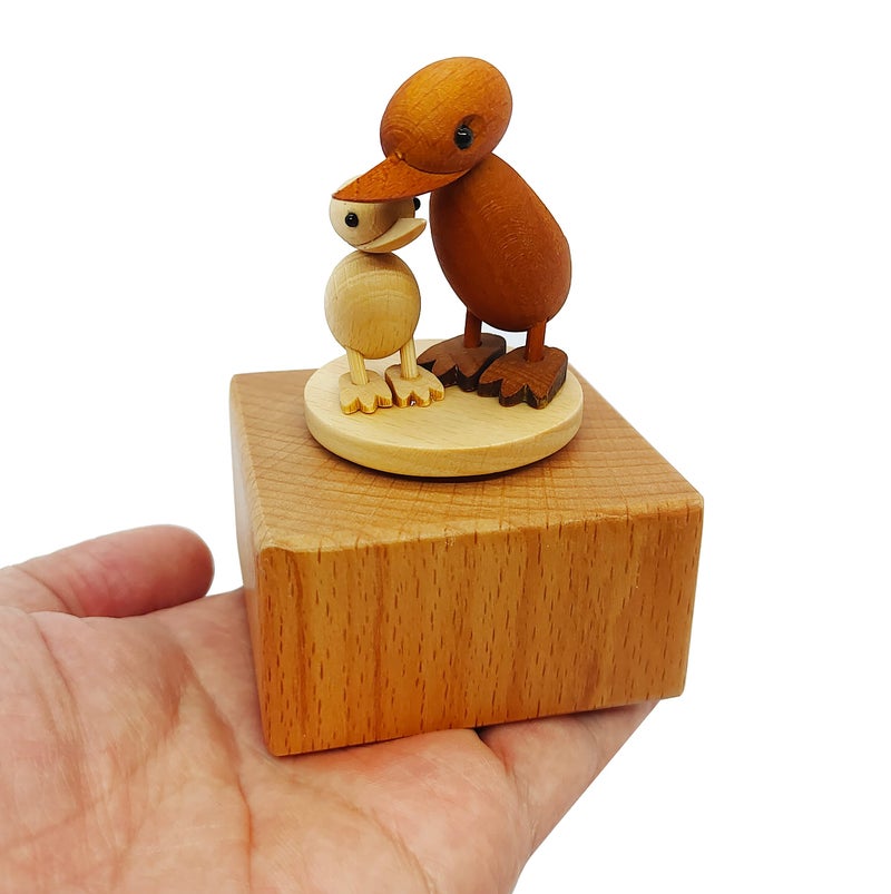 LILYXIN Cute Little Duck Mini Music Box, Cartoons Animals Wooden Mechanical Music Box,Best Gift for Friends Singing Music Gift Box - Image 1