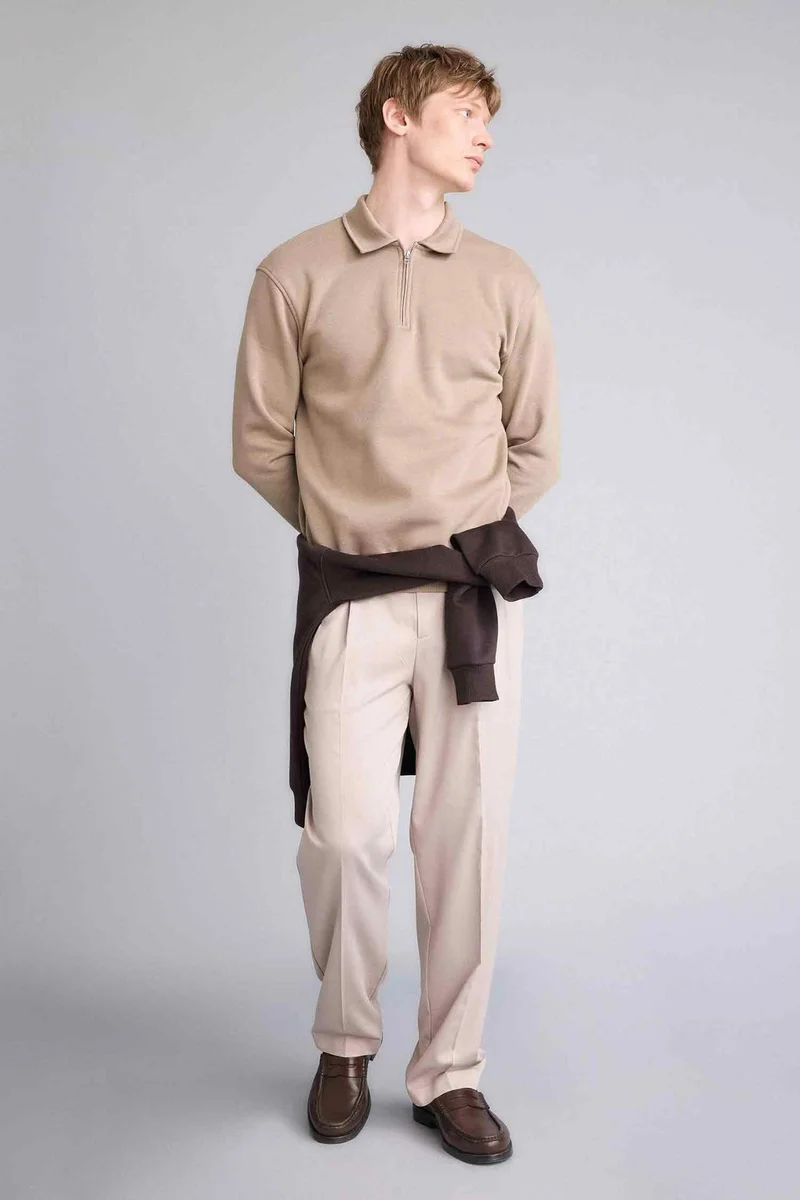 ديفاكتو Thick Fabric Sweatshirt