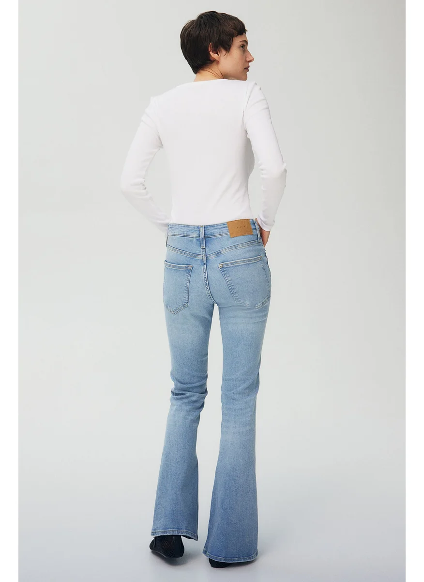 H&M Flared Ultra High Jeans