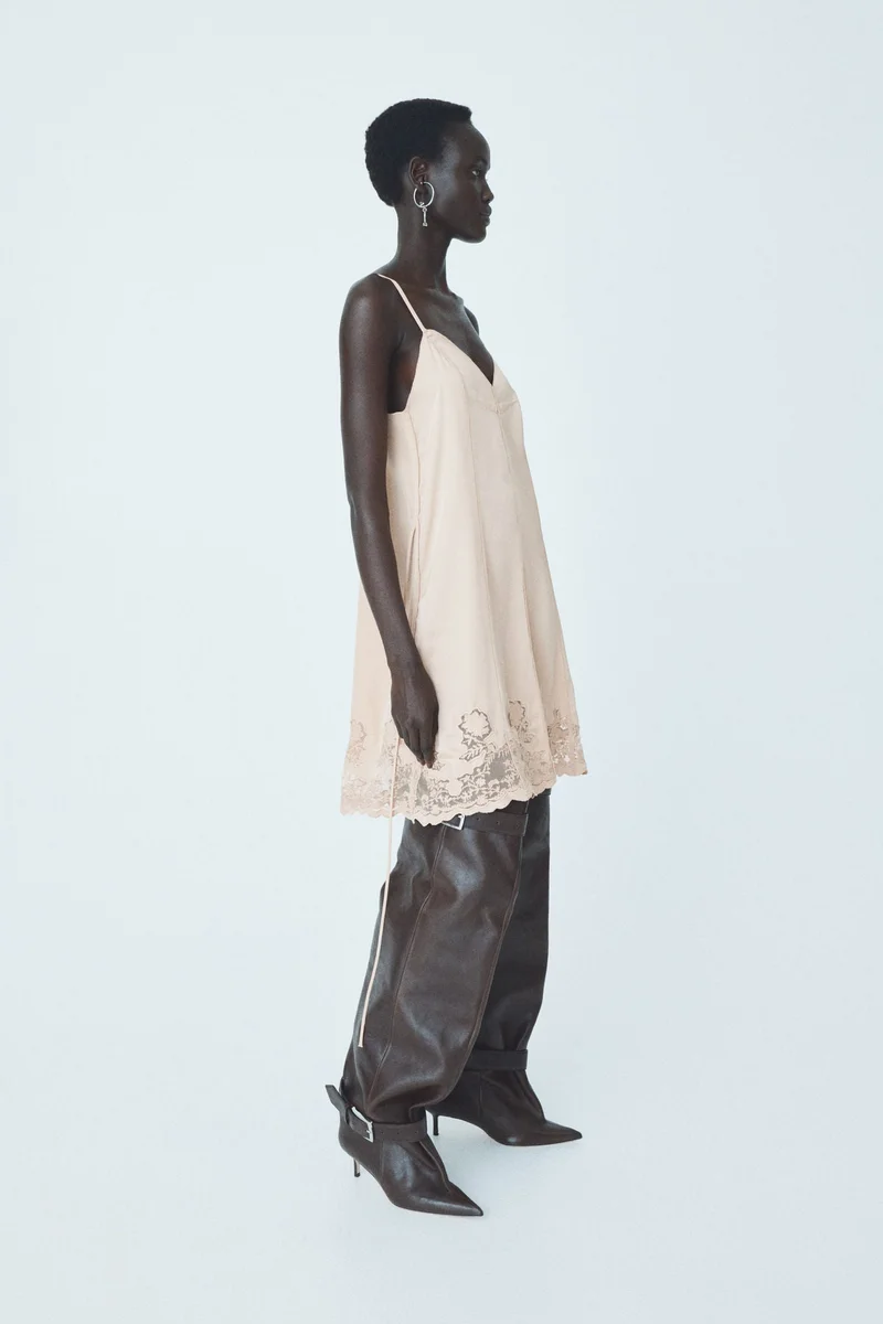 اتش اند ام فستان ساتان مزين بالدانتيل