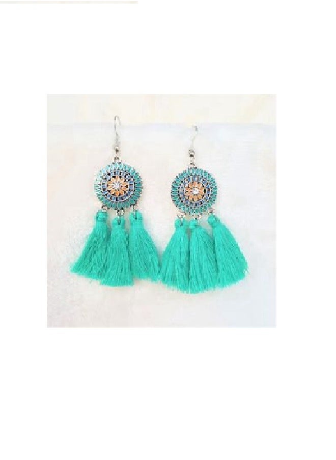 Generic - A distinctive and elegant women's earring, silver and turquoise accessory - Image 1