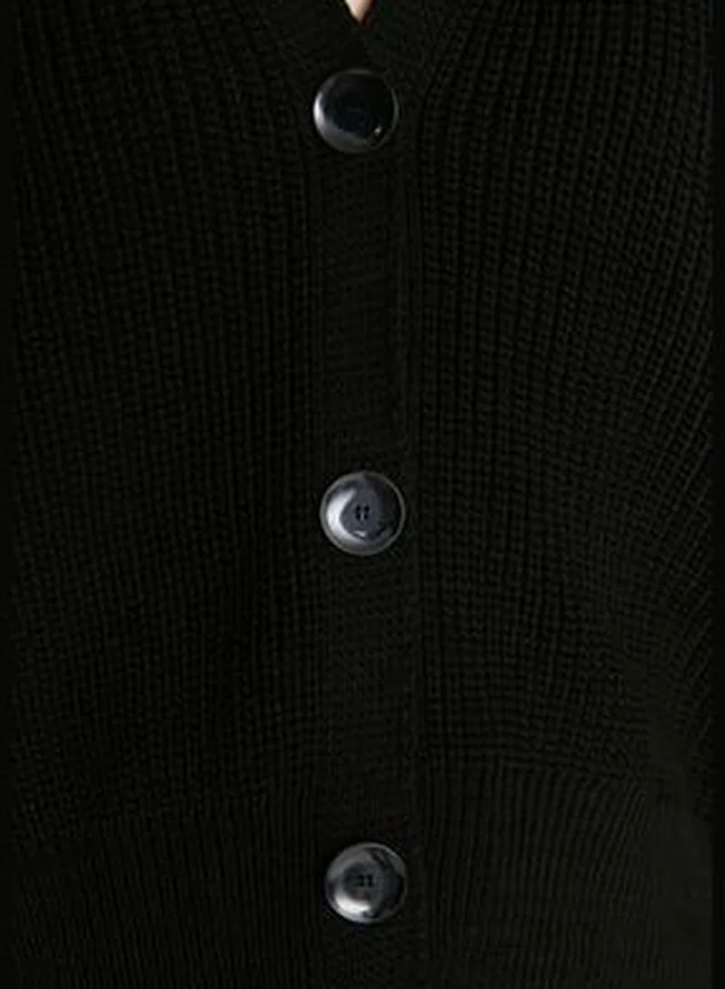 trendyol Black Wide Fit V-Neck Knitwear Cardigan TWOAW20HI0215