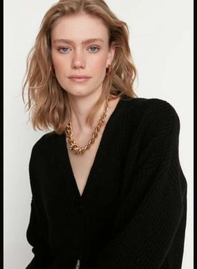 trendyol Black Wide Fit V-Neck Knitwear Cardigan TWOAW20HI0215