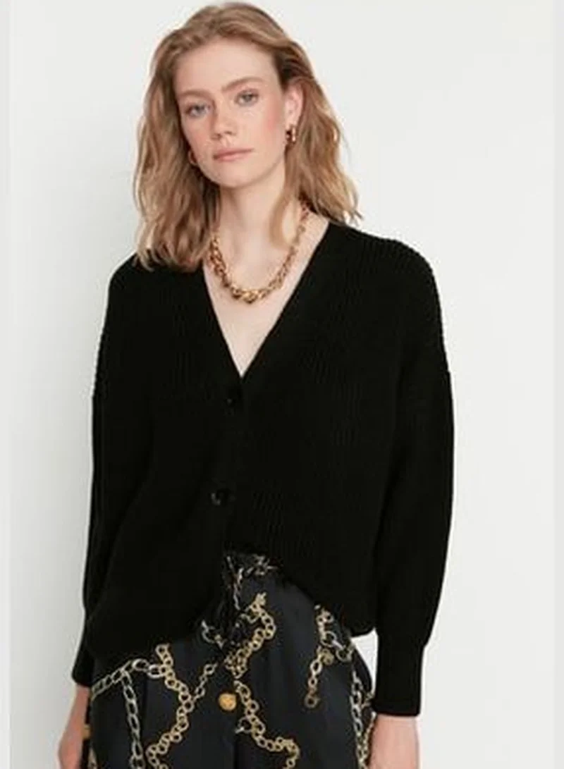 trendyol Black Wide Fit V-Neck Knitwear Cardigan TWOAW20HI0215