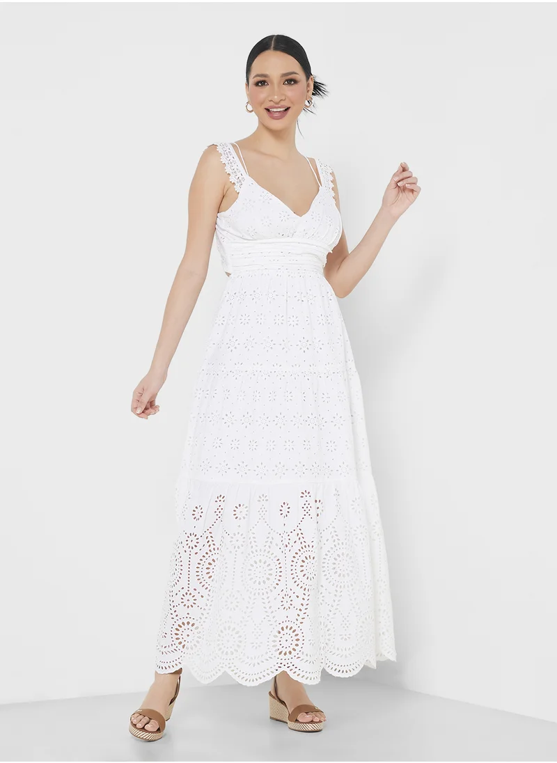 جس White maxi dress with embroidery