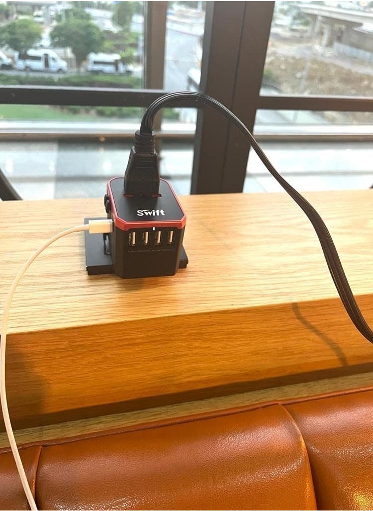 Swift محول السفر العالمي 5.6A محول الطاقة الدولي للشحن السريع 4 منافذ USB مع الحقيبة الحمراء  - Image 3