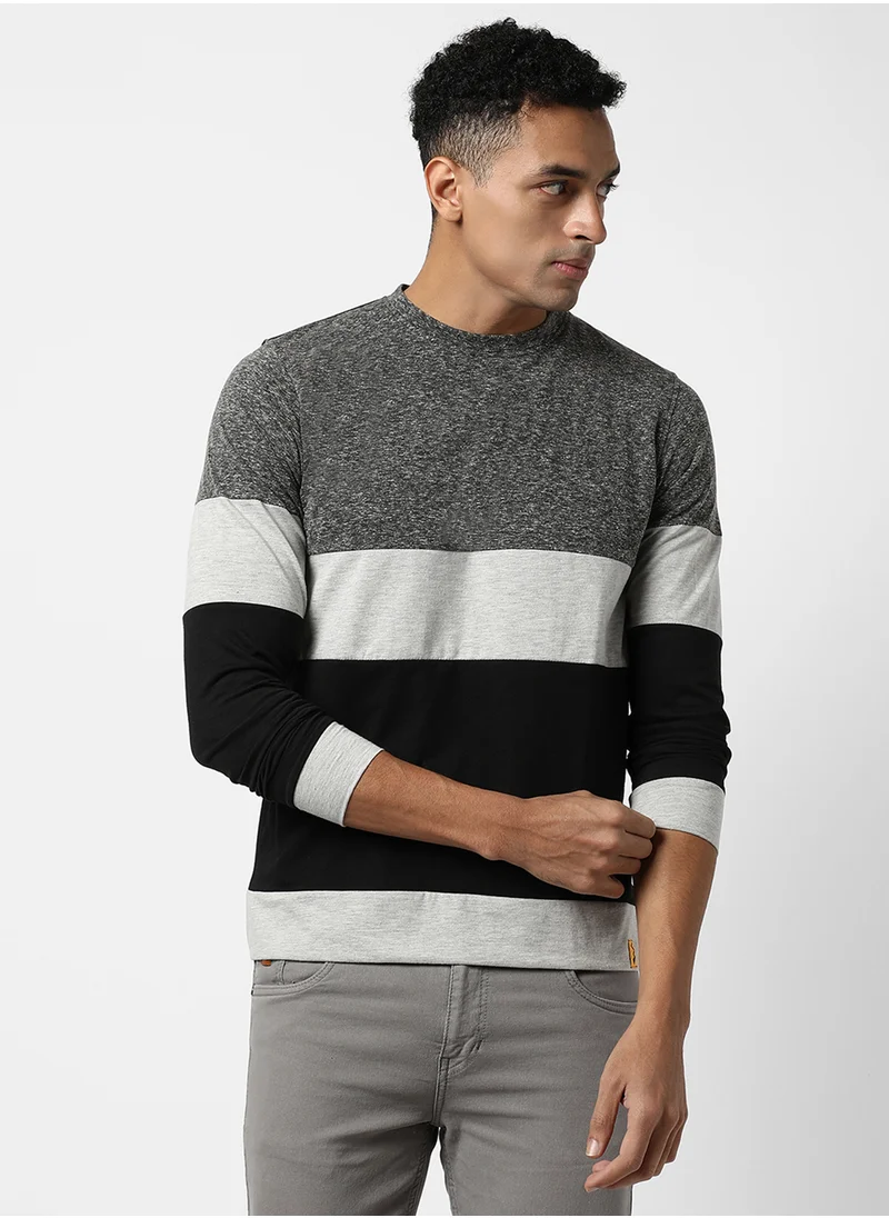 Campus Sutra Men's Grey Colourblocked Regular Fit Casual T-Shirt