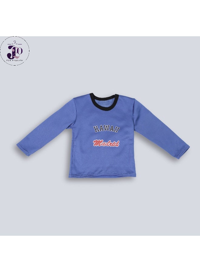 DODIE A stylish boys' set in blue with a black collar for a striking, modern look. It features the "‏DoDiPetto" logo, adding a simple, yet elegant, youthful touch. The set consists of a long-sleeved blouse with comfortable, practical pants, suitable for home or casual outings. - Image 3