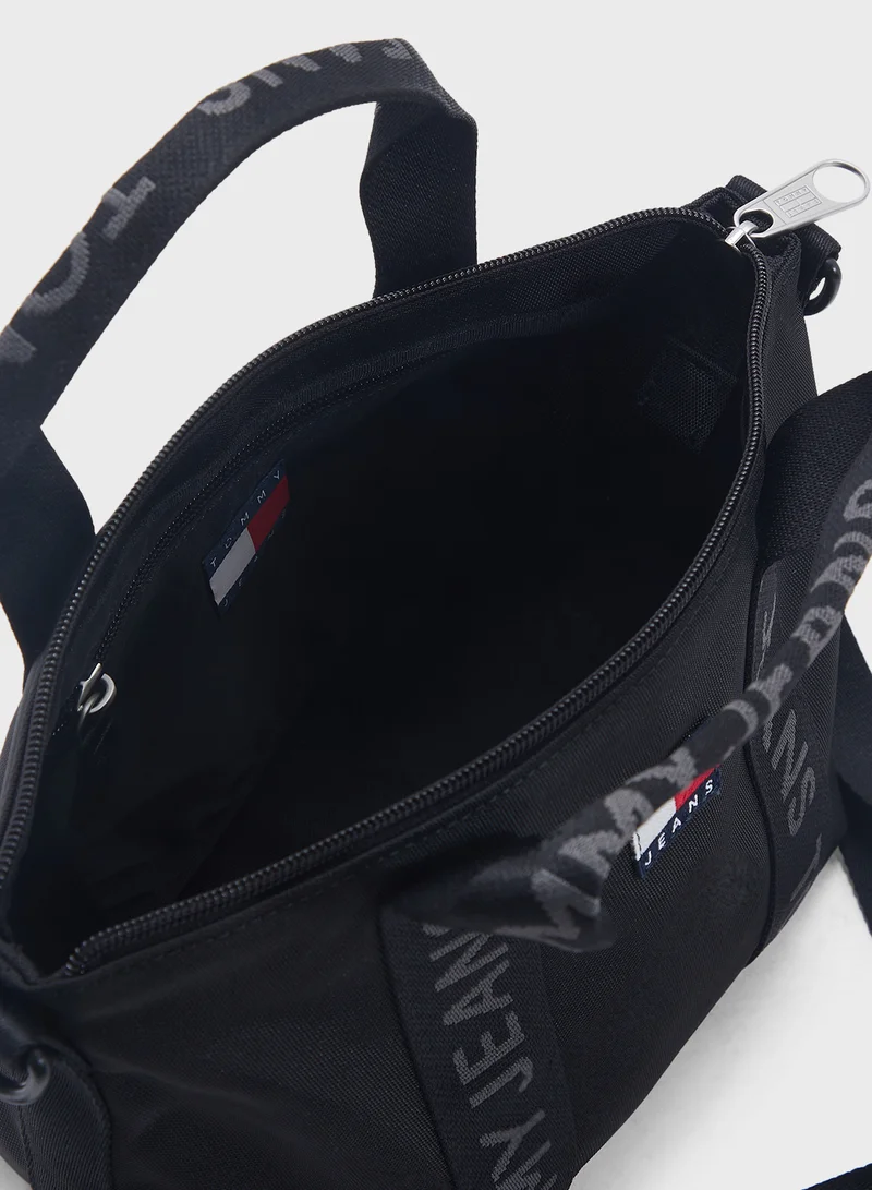 TOMMY JEANS Essential Daily Mini Crossbody