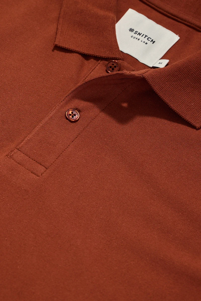 SNITCH تيشيرت بولو كور لاب بلون الصدأ
