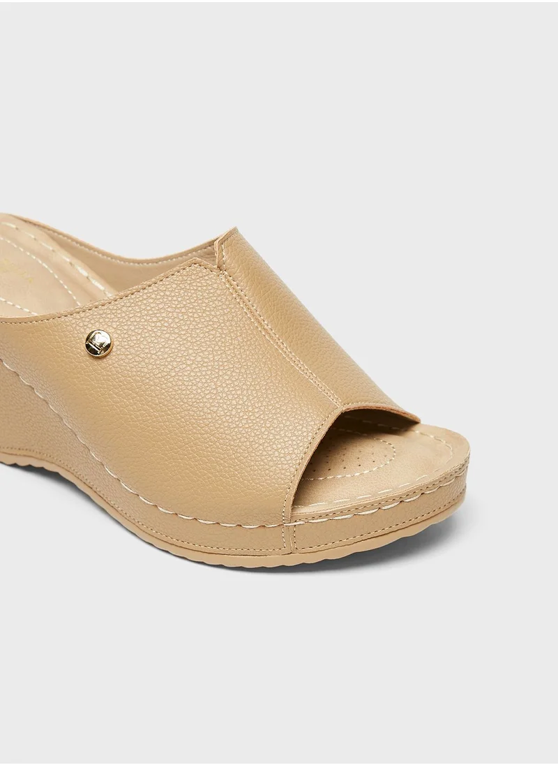 شو اكسبرس One Strap Wedge Sandals