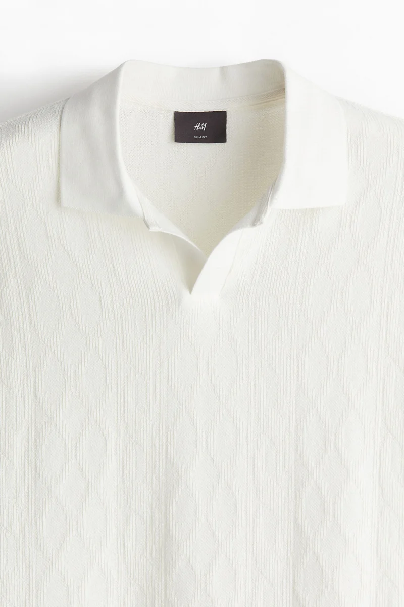 اتش اند ام تي-شيرت بولو منقوش بقصّة سلِم