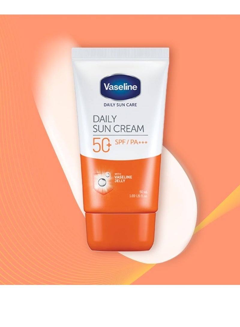 فازلين كريم يومي للوقاية من الشمس بعامل حماية ٥٠ | واقي شمس خفيف الوزن مع جيلي الفازلين | تركيبة غير لزجة وغير لامعة تُضفي إشراقة وترطيبًا على البشرة | ٥٠ مل - Image 3