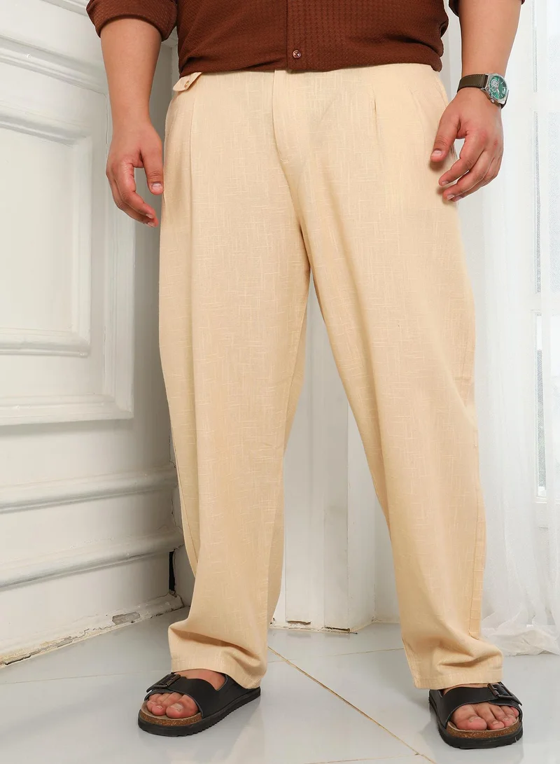 انستافاب بلس بنطلون رجالي بيج مطوي بأزرار إضافية من Instafab Plus - مقاس بلس، مريح للاستخدام اليومي