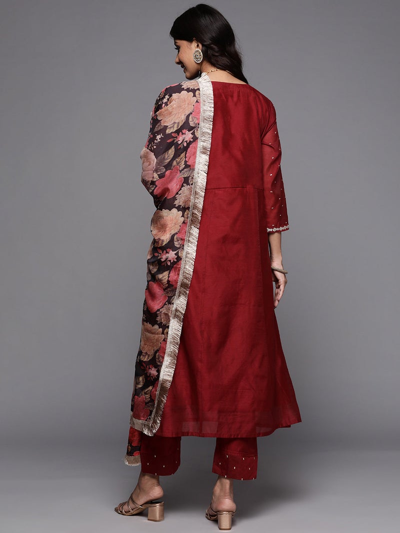 PRASHA embroidered chanderi kurta paired with embroidered trousers and digital printed dupatta - Image 3