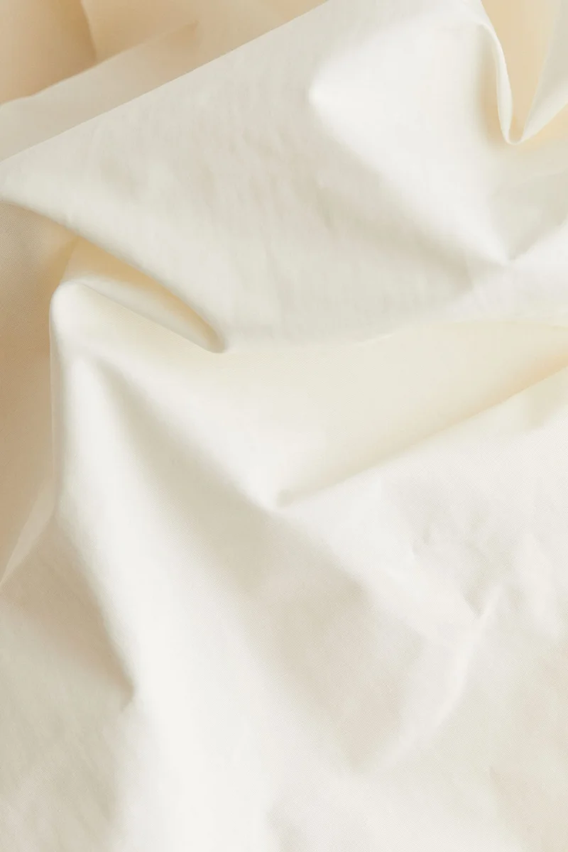 اتش اند ام تنورة بحافة واسعة