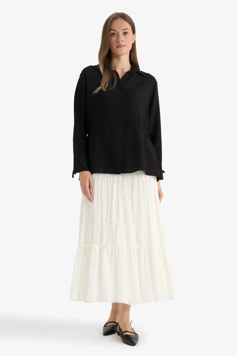 ديفاكتو A Cut Lace Knitted Skirt
