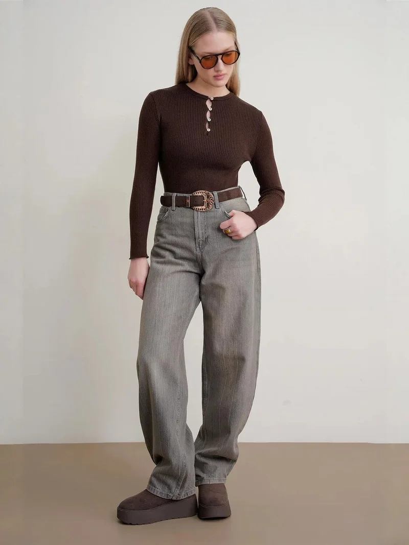 ميكسراي كنزة بياقة دائرية بتفاصيل أزرار ميكسراي