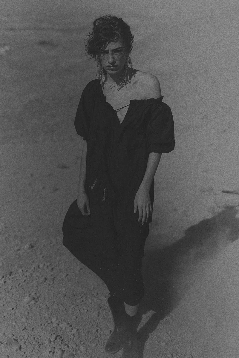 اتش اند ام فستان بتفاصيل رباط