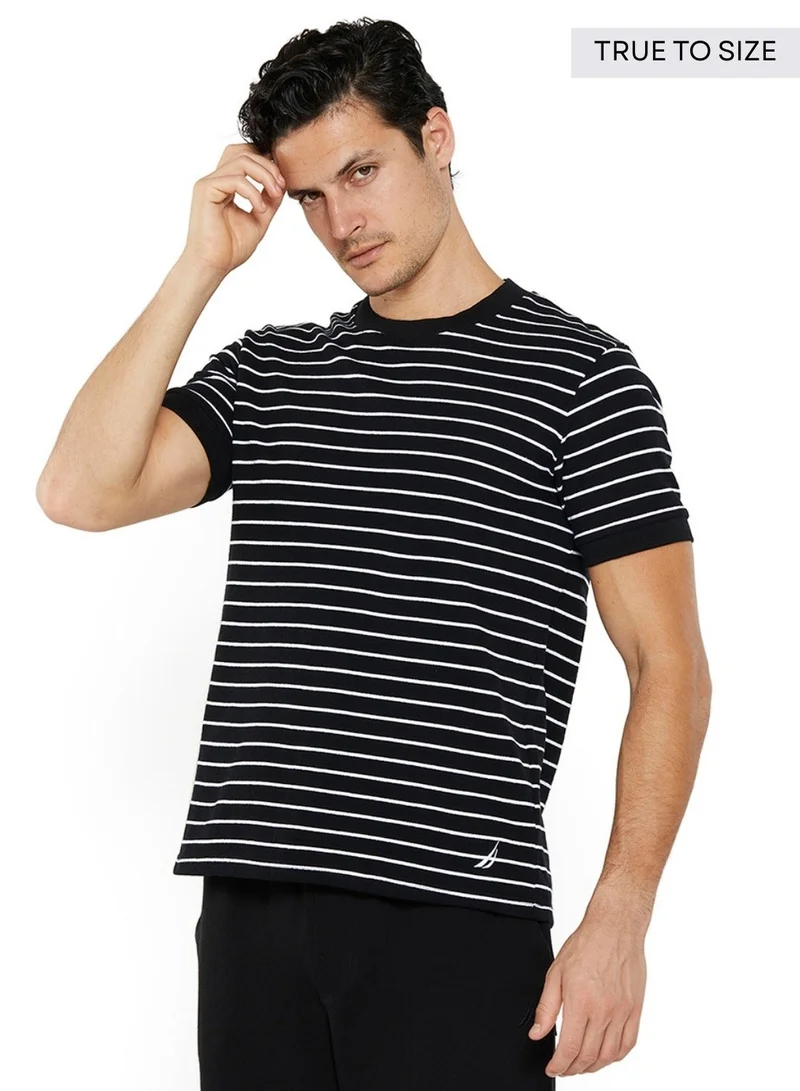 نوتيكا تيشيرت قطن بريميوم بقصة عادية وخطوط