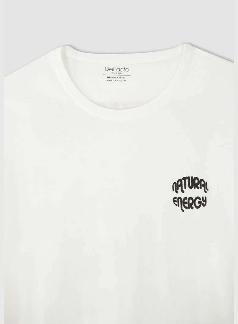 ديفاكتو تيشيرت بأكمام قصيرة وفتحة رقبة مستديرة وقصة عادية للرجال