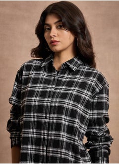 SASSAFRAS Checked Long Sleeves Oversized Shirt by Styli  - Image 4