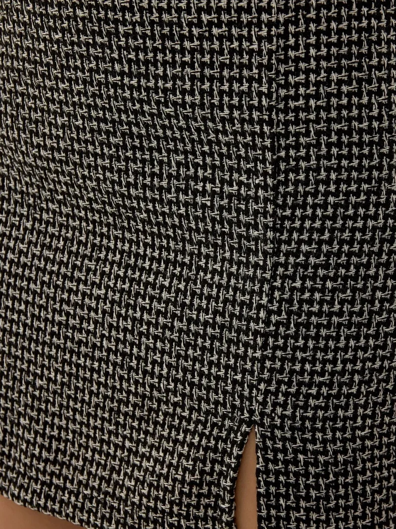 زوبعة تنورة قصيرة بفتحة جانبية صلبة