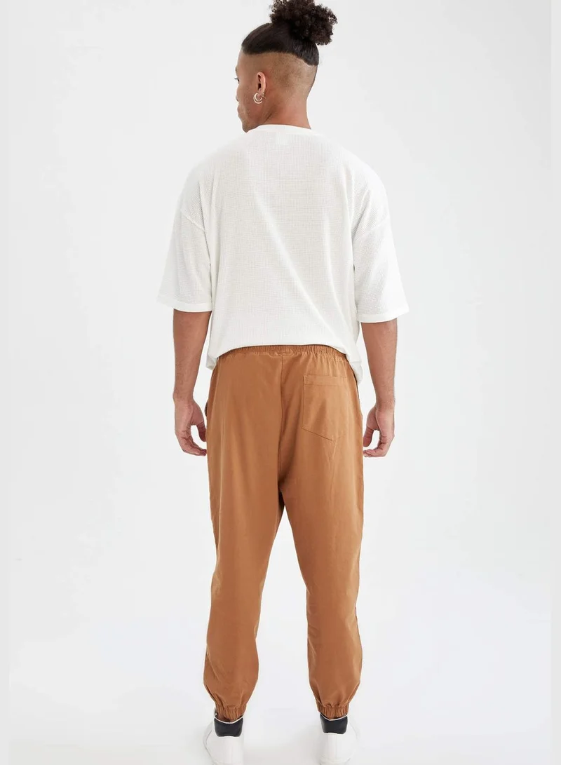 ديفاكتو Regular Fit Drawstring Jogger Trousers