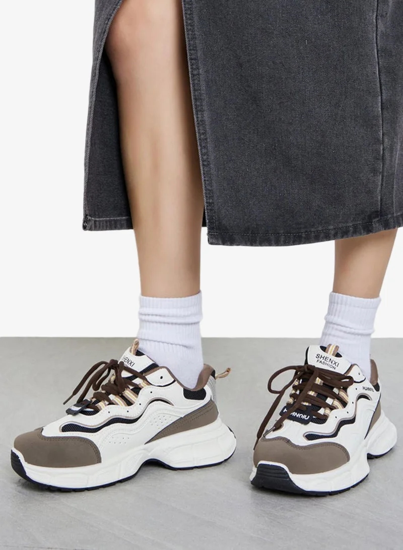 ستايلي سنيكرز نسائي بني برباط سميك