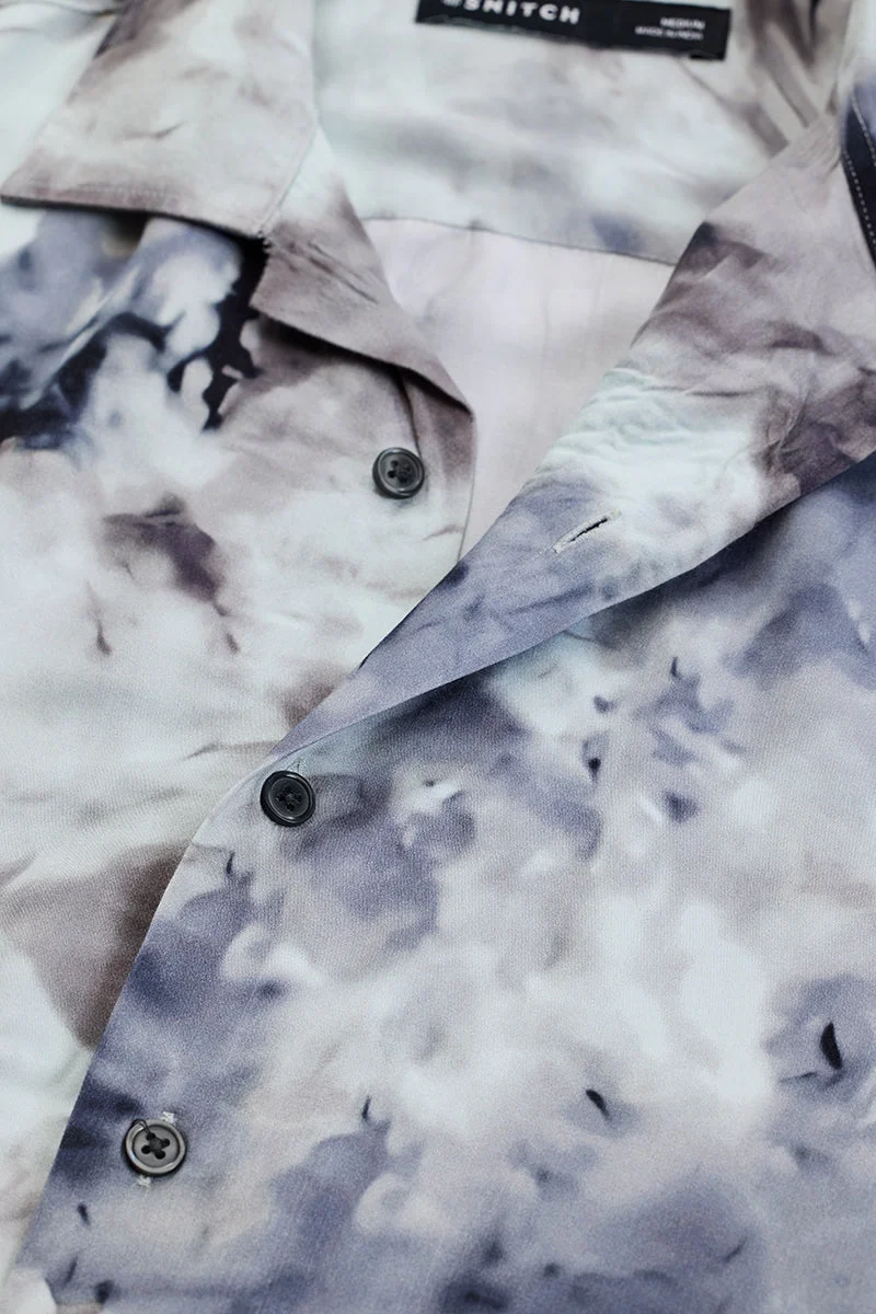 SNITCH قميص أزرق داكن بقصة صندوقية بتصميم تجريدي