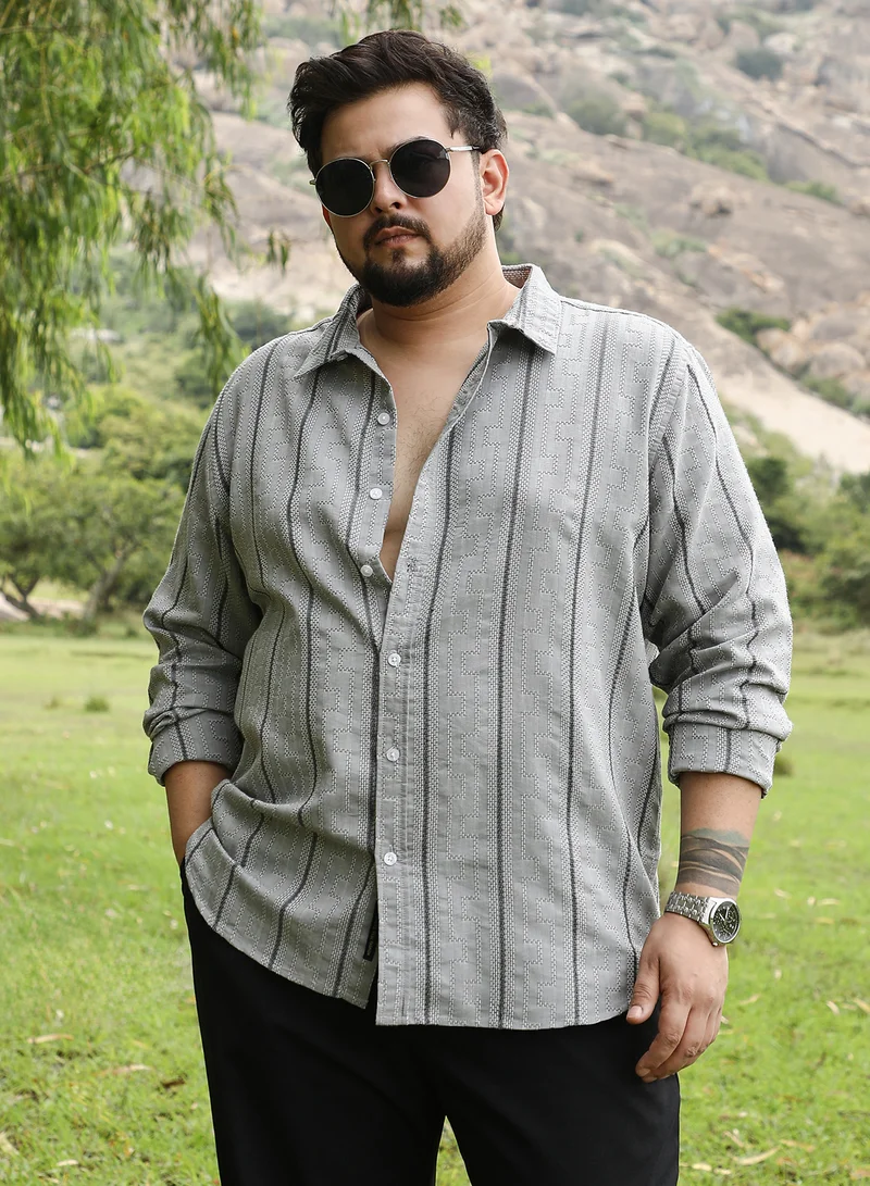 انستافاب بلس قميص رجالي بنقشة هندسية من إنستافاب بلس