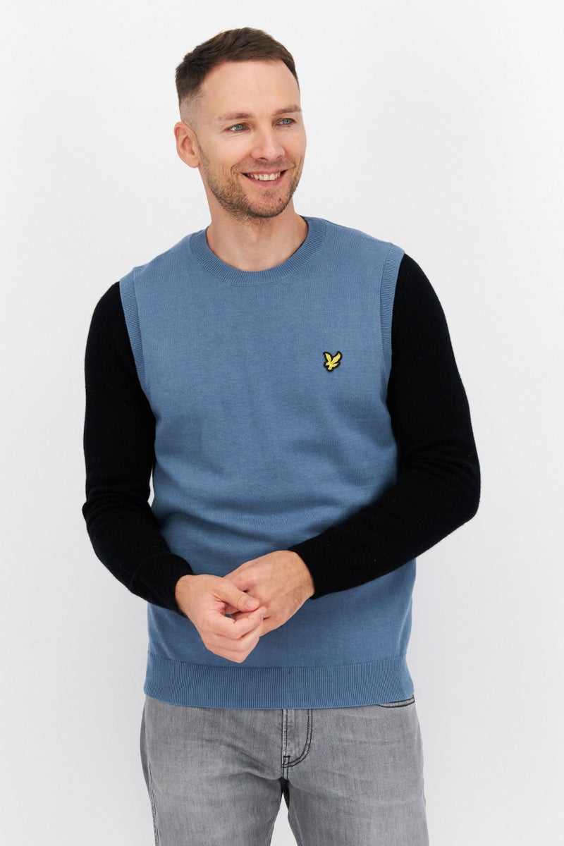 Lyle & Scott Men Sleeveless Brand Logo Sweater Vest, Steel Blue - Image 1
