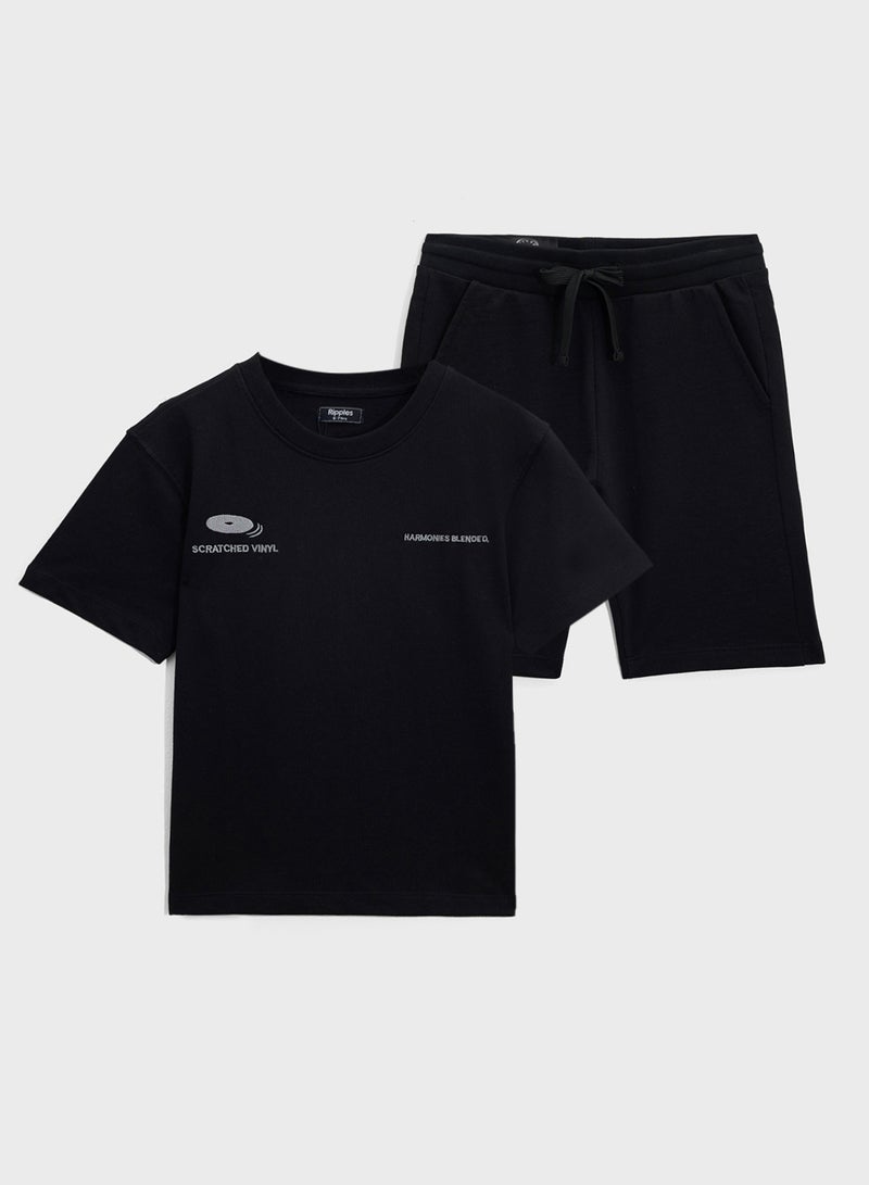 ريبلز مع نمشي طقم تي شيرت وشورت واسع - Image 1