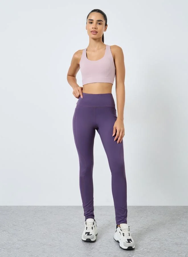 Styli Active Peep Racerback Hook and Eye Seam Detail Sports Bra