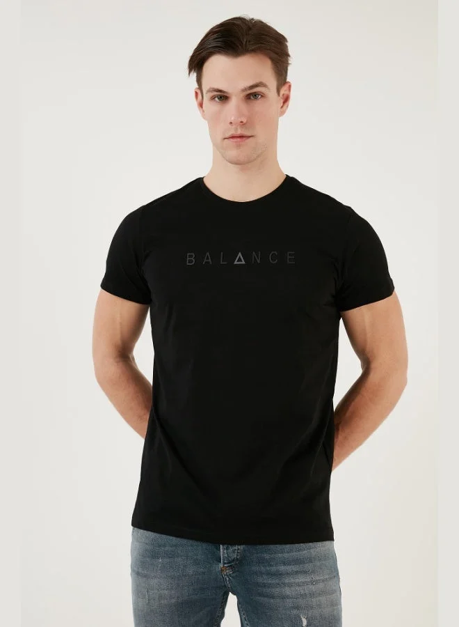 بوراتي تيشيرت قطن بوراتي بقصة ضيقة وياقة دائرية للرجال