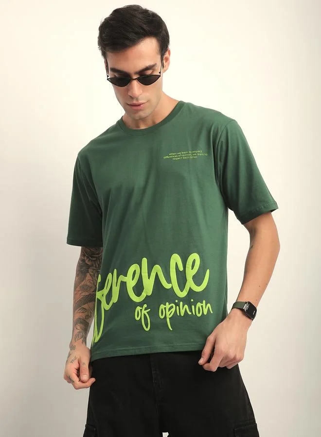 ديفيرينس أوف أوبينيون تيشيرت مطبع بياقة دائرية وقصة واسعة للرجال
