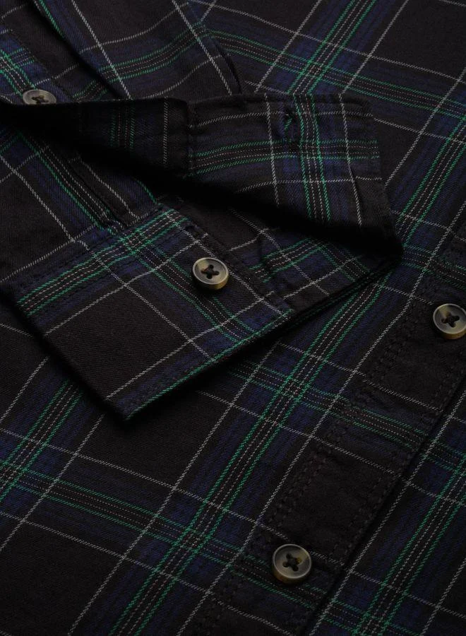 The Indian Garage Co Men Slim Fit Checkered Full Sleeves Spread Collar Casual Shirt